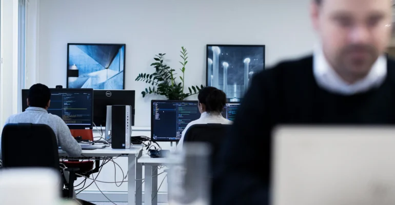 突破 CI/CD 瓶頸：透過容器與自動化擴展嵌入式 DevSecOps